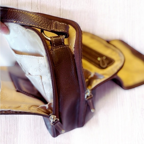 Tignanello Brown 100% Genuine Pebbled Leather Crossbody Many Pockets/Openings - Picture 11 of 16